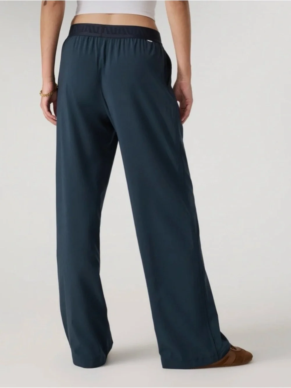 Vuori Women's Villa Sport Trouser Wide Leg Pants in Ink Size S - Picture 4 of 15